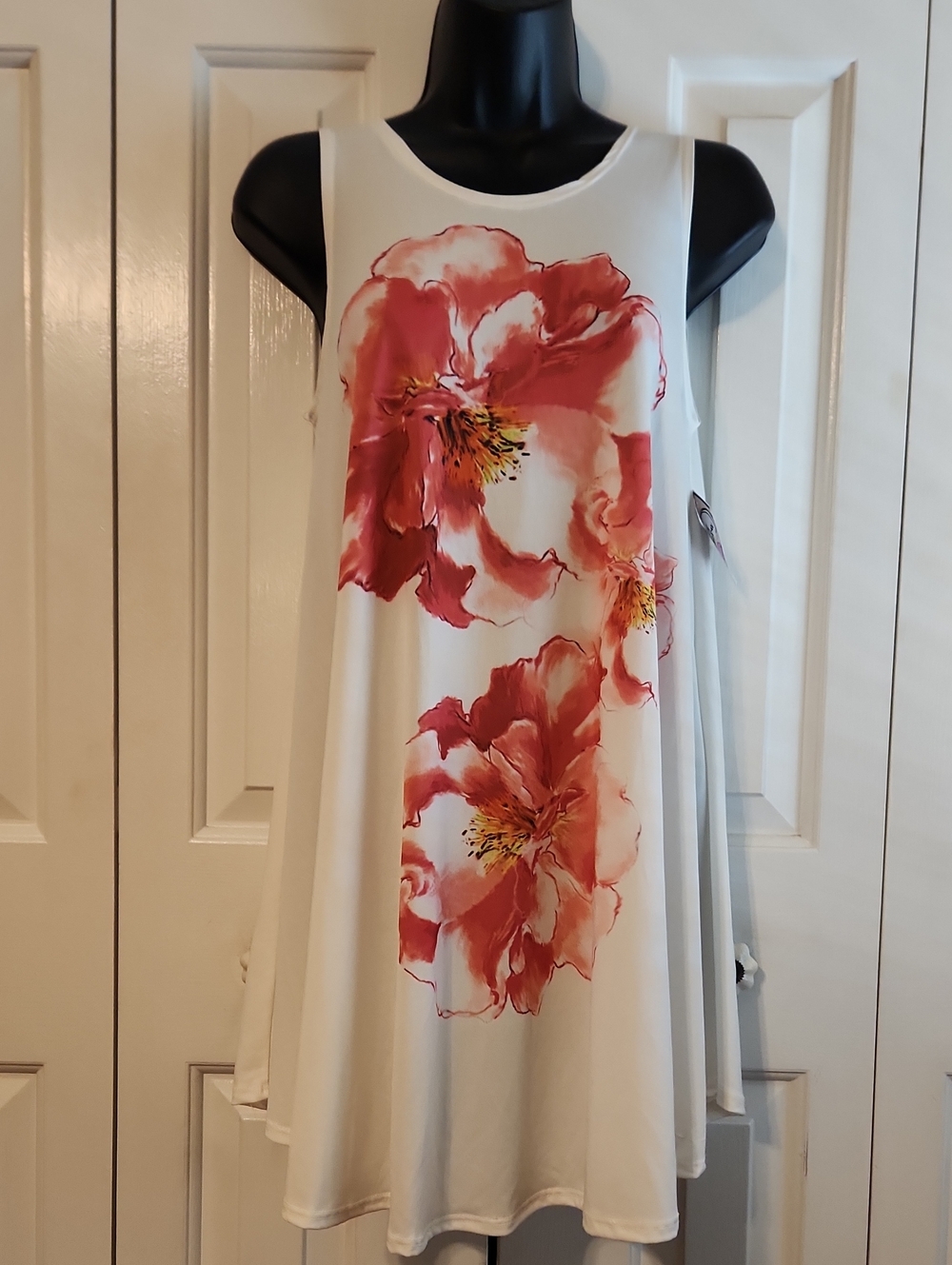 Floral Print Sleeveless Swing Top - White & Coral Flowers - Womens Size Small